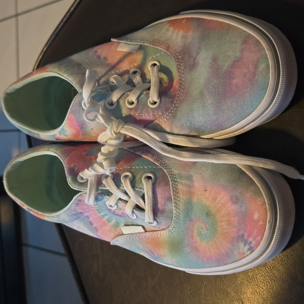 VANS EUC Doheny Heart Pastel Tie Dye Low Rise Sneakers